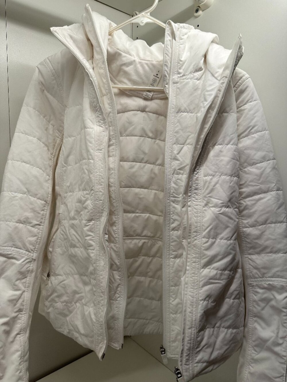 Lululemon Quilted Mixed Media Hooded Jacket Size 8 White Puffer Stretch Panels